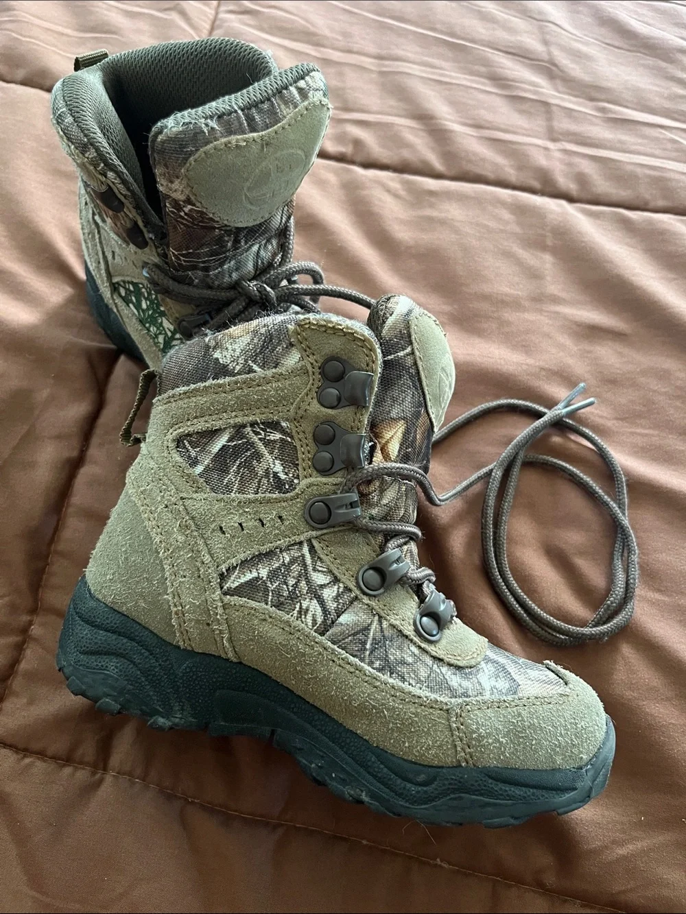 Itasca Hiking boots. Kids Camo Lace-Up Outdoor Waterproof